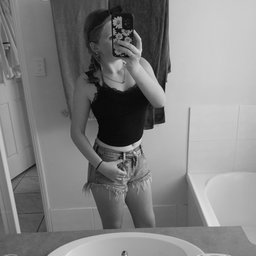 Mia D